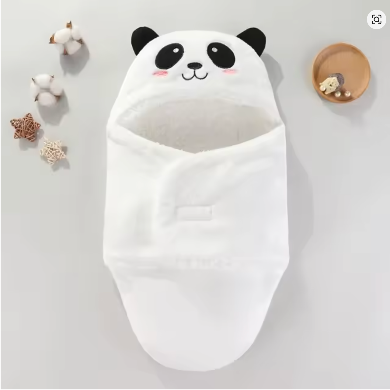 nid d'ange blanc noir panda gros plan fond blanc