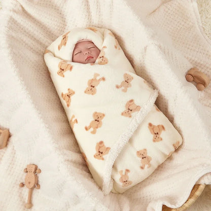 couverture bébé polaire moelleux ourson beige noeud papillon fond blanc crème nouveau-né