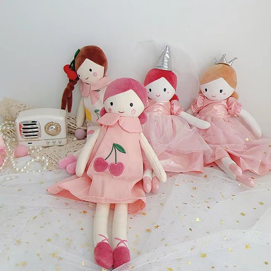 doudou bébé ballerine fille quatre poupées princesse fée cerises fruits