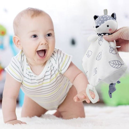 doudou bébé motifs boréal teintes gris renard enfant souriant