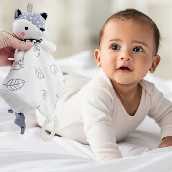 doudou bébé motifs boréal teintes gris renard feuilles glands de chêne