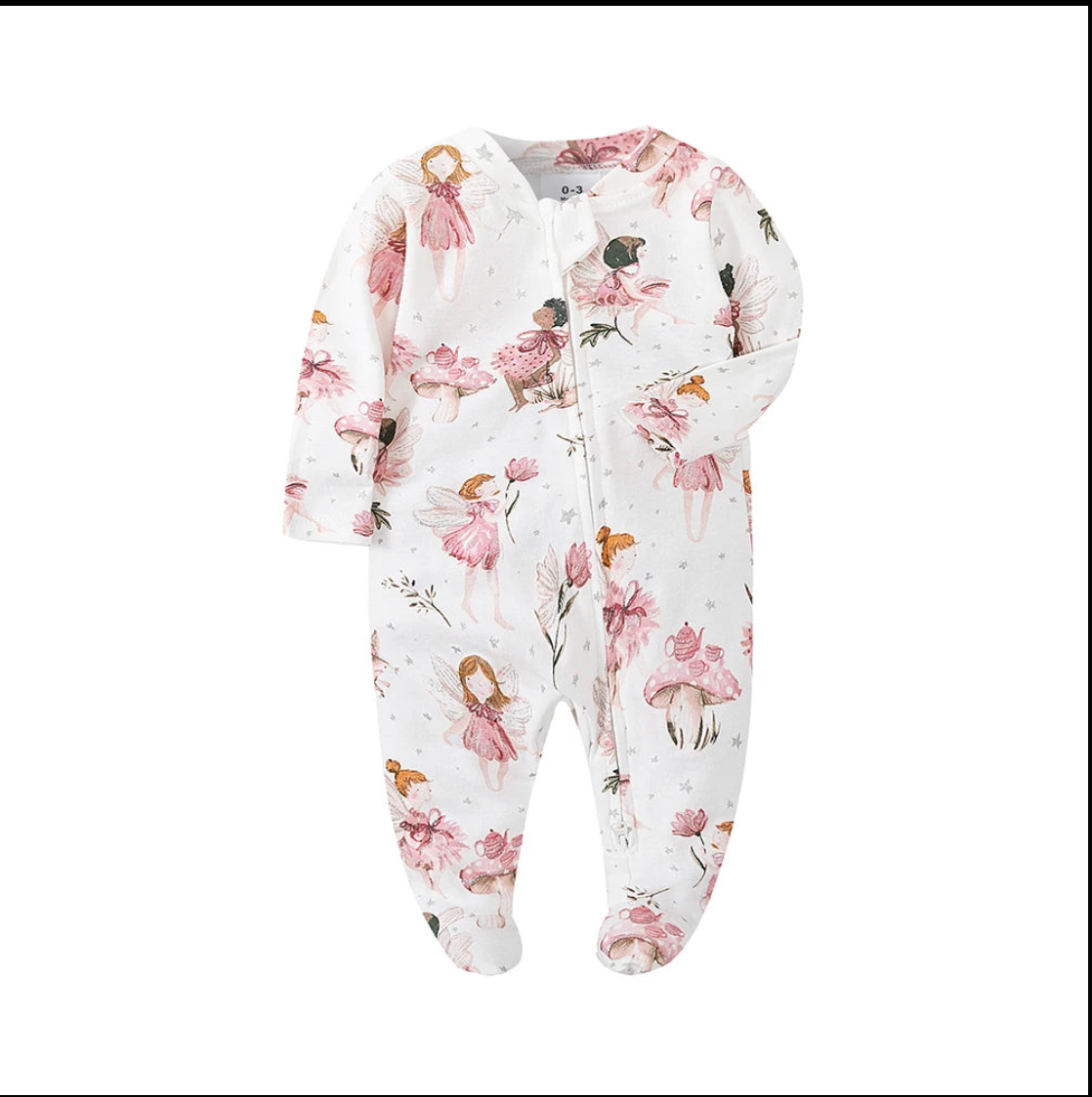 pyjama bébé motifs fée et fleurs rose fond blanc gros plan