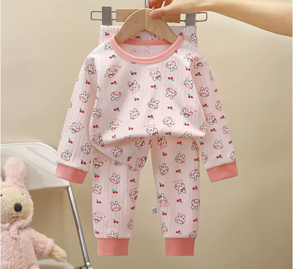 pyjama bébé motifs lapins cerises fond blanc crème