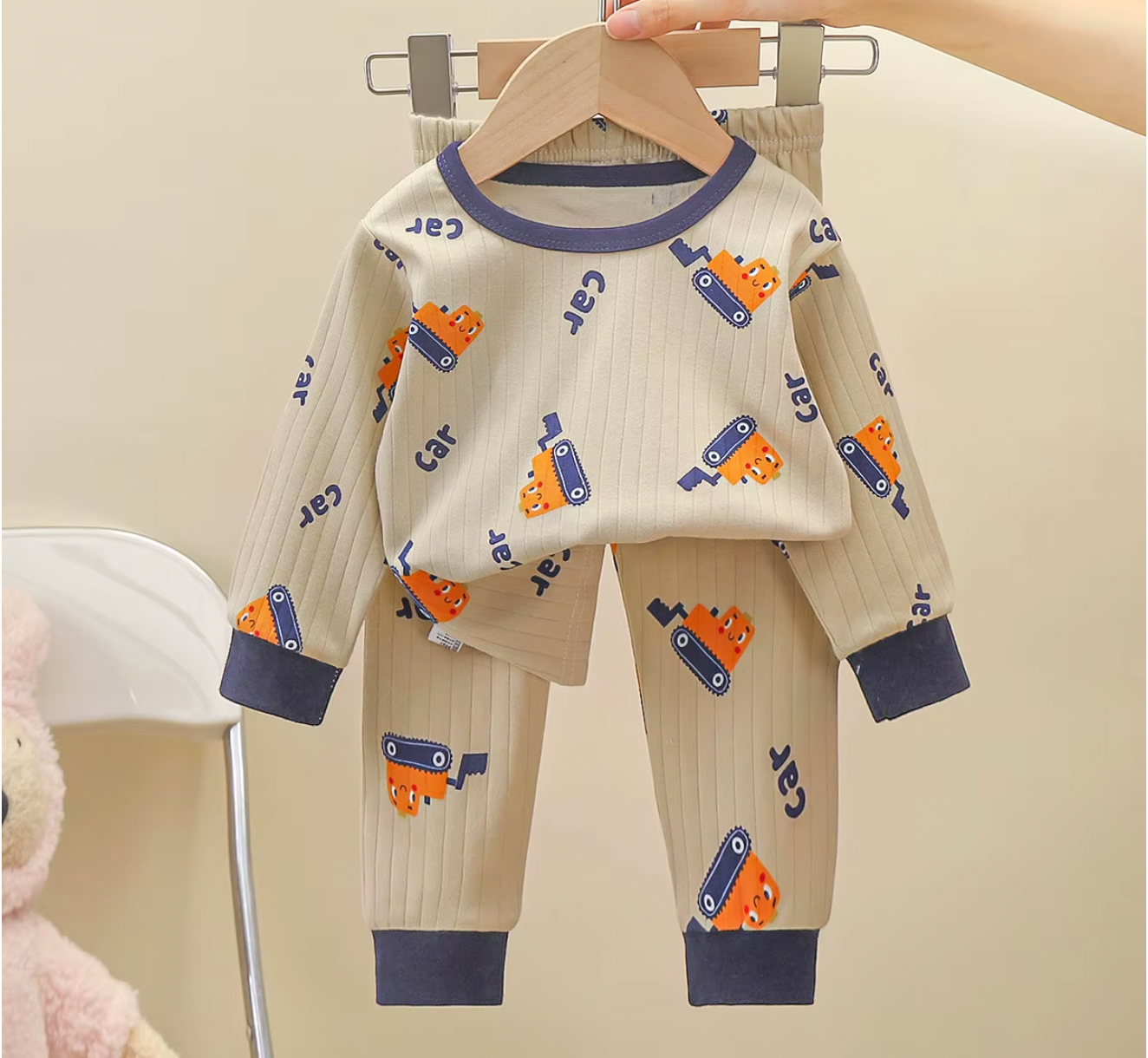 pyjama bébé motifs véhicules jaune fond blanc crème