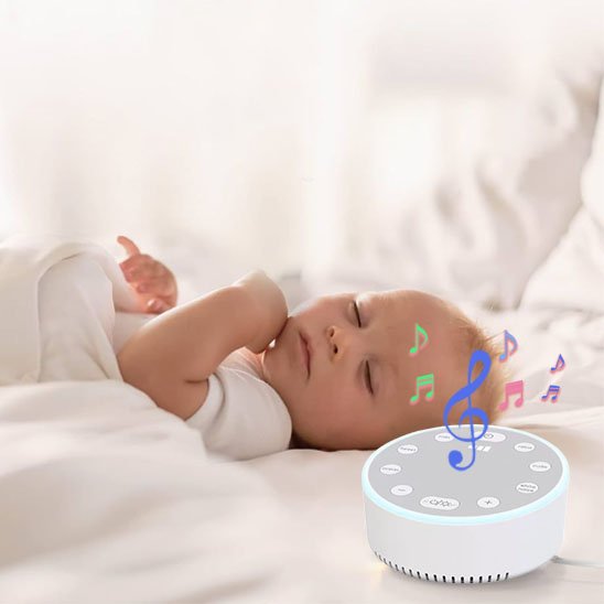 veilleuse bruit blanc sur table bébé endormi pyjama couverture blanches